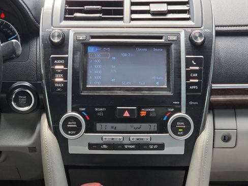 Used 2014 Toyota Camry XLE w/ Leather Package FWD image 22