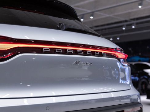 New 2026 Porsche Macan image 31