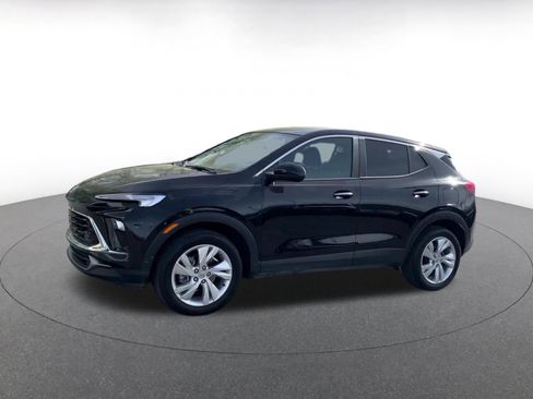 Used 2025 Buick Encore GX Preferred AWD/4WD image 8