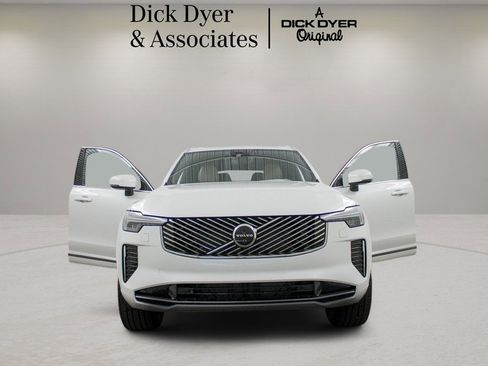 New 2026 Volvo XC90 B5 Plus image 7