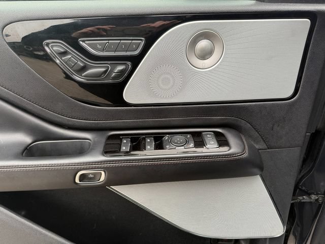 Used 2022 Lincoln Aviator Grand Touring w/ Equipment Group 301A AWD/4WD image 19