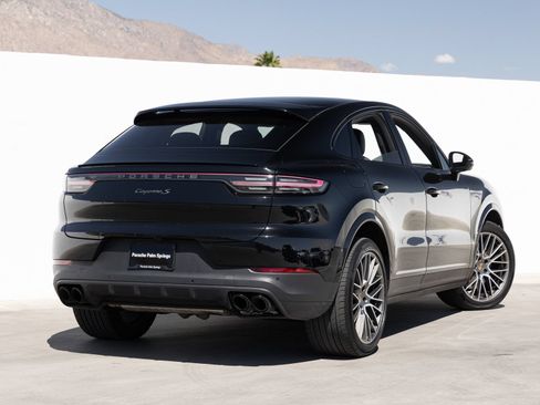 Used 2022 Porsche Cayenne S AWD/4WD image 7