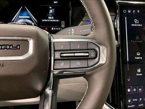 Used 2025 GMC Acadia Denali w/ Super Cruise Package image 26