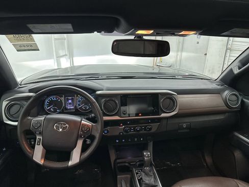 Used 2017 Toyota Tacoma Limited image 23