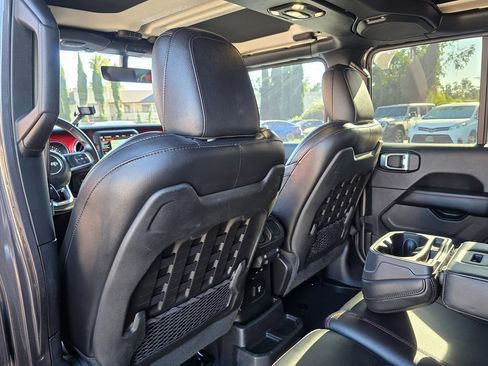 Used 2020 Jeep Wrangler Unlimited Rubicon image 25