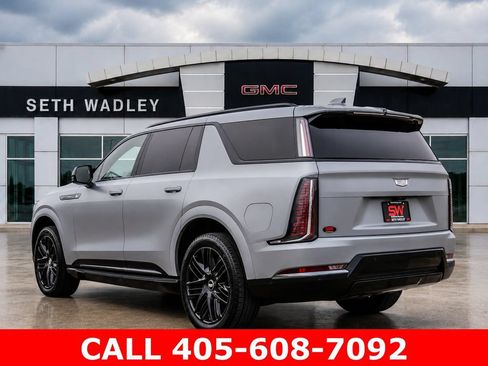 Used 2026 Cadillac Escalade IQL Sport 2 AWD/4WD image 5
