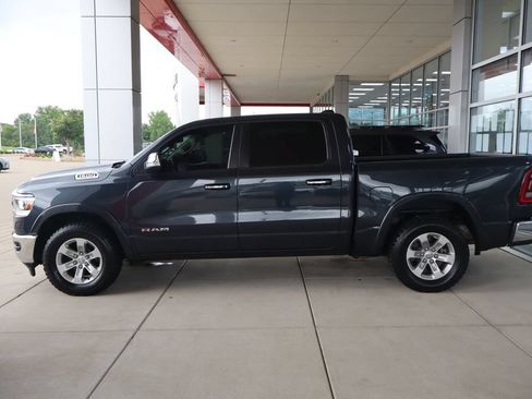 Used 2019 RAM 1500 Laramie AWD/4WD image 4