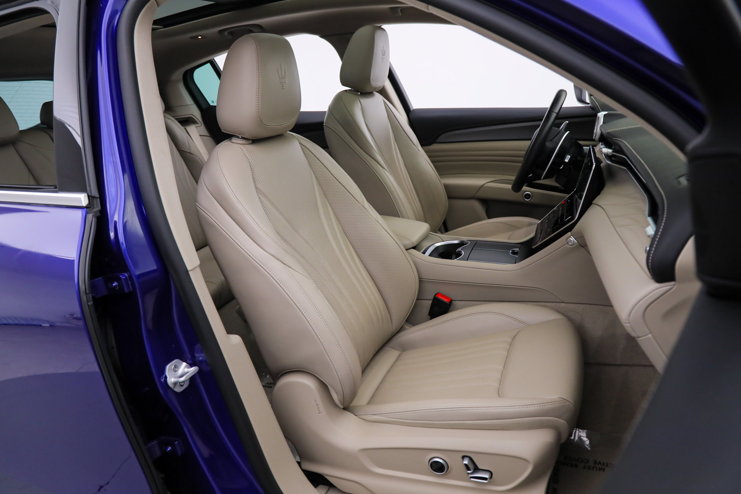 Certified 2023 Maserati Grecale GT AWD/4WD image 11