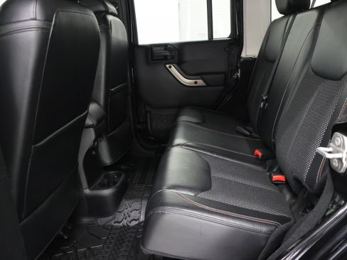 Used 2016 Jeep Wrangler Unlimited Sahara AWD/4WD image 34