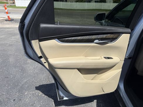 Used 2017 Cadillac XT5 FWD image 15