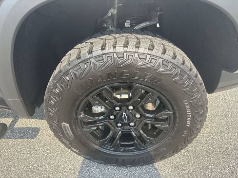 Certified 2022 Chevrolet Silverado 1500 ZR2 AWD/4WD image 33