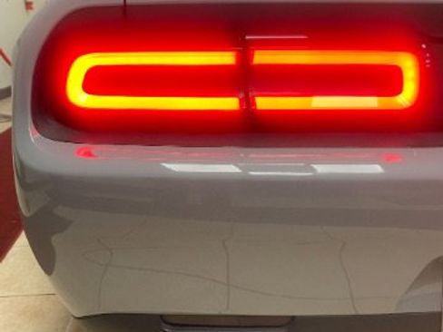 Used 2021 Dodge Challenger SRT Hellcat image 11