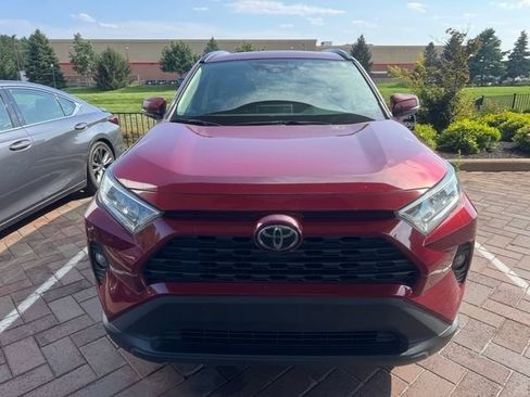 Used 2020 Toyota RAV4 XLE w/ Convenience Package AWD/4WD image 4