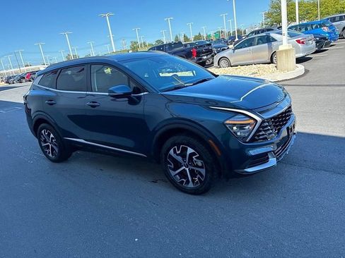 Used 2024 Kia Sportage EX AWD/4WD image 3