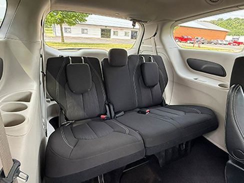 Used 2023 Chrysler Voyager LX FWD image 20