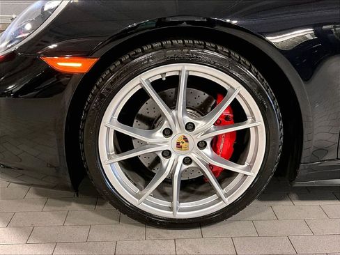 Used 2018 Porsche 911 Carrera 4S image 14