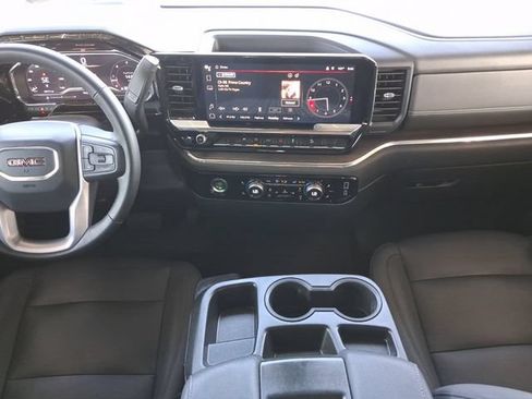 Used 2024 GMC Sierra 1500 SLT w/ X31 Off-Road Package AWD/4WD image 25