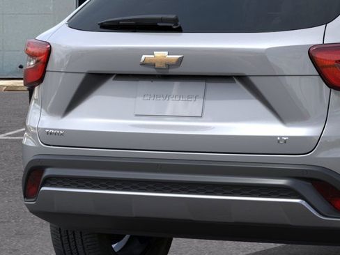 New 2026 Chevrolet Trax LT w/ Driver Confidence Package FWD image 14