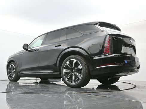 New 2025 Cadillac Escalade IQ Sport 2 image 17