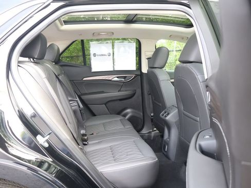 Used 2023 Buick Envision Avenir AWD/4WD image 50