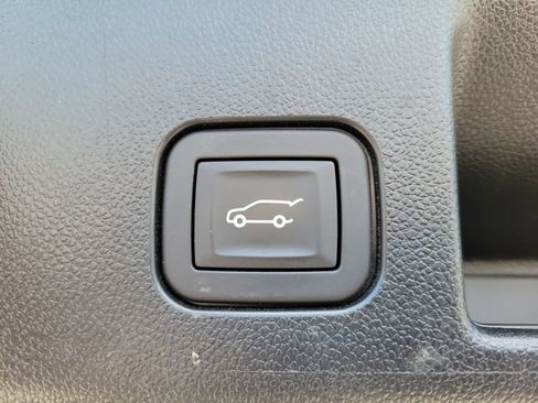 Used 2024 Chevrolet Equinox EV LT FWD image 8
