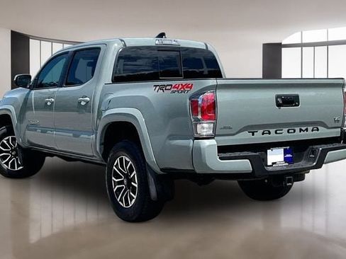 Used 2023 Toyota Tacoma TRD Sport AWD/4WD image 4