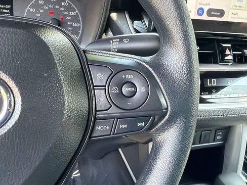 Used 2025 Toyota Corolla Cross AWD Hybrid image 21