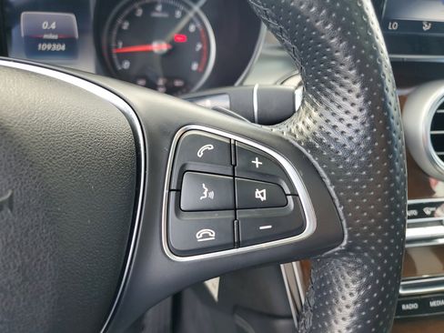 Used 2017 Mercedes-Benz GLC 300 4MATIC image 19