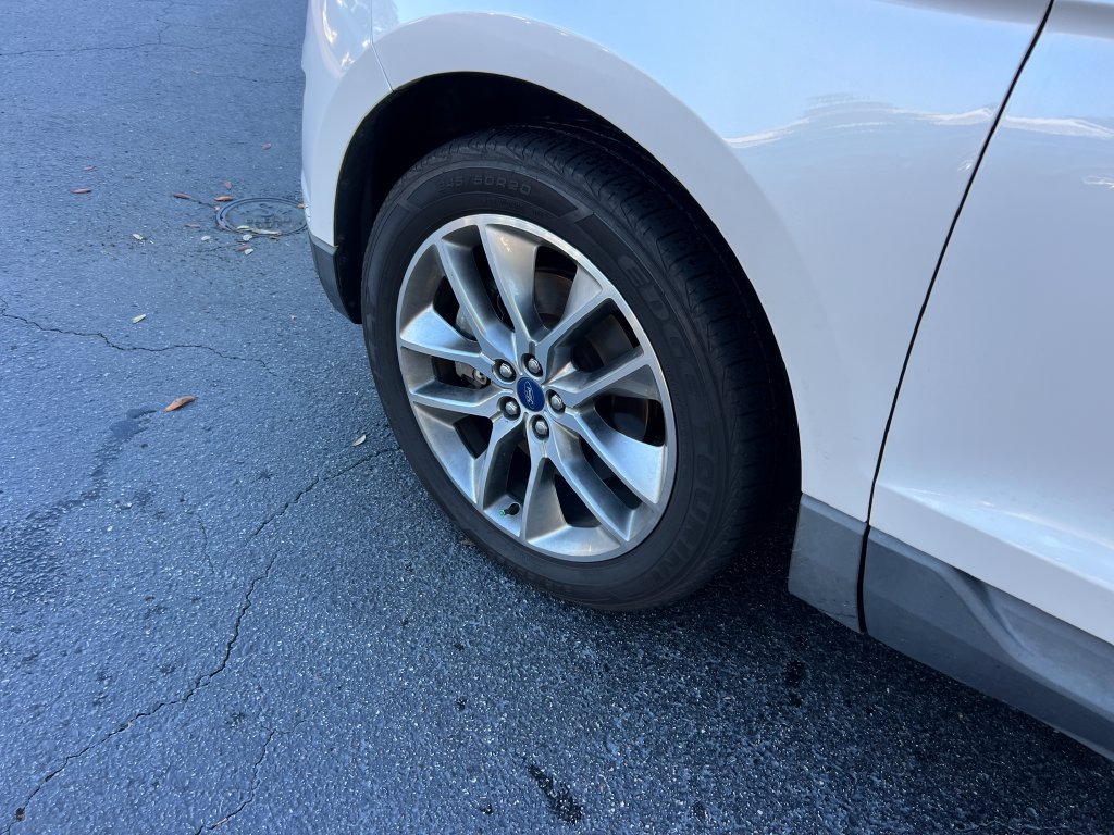 Used 2018 Ford Edge Titanium w/ Equipment Group 302A FWD image 16