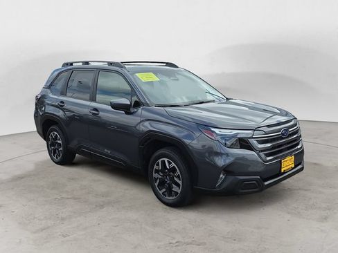 Certified 2025 Subaru Forester Premium AWD/4WD image 7