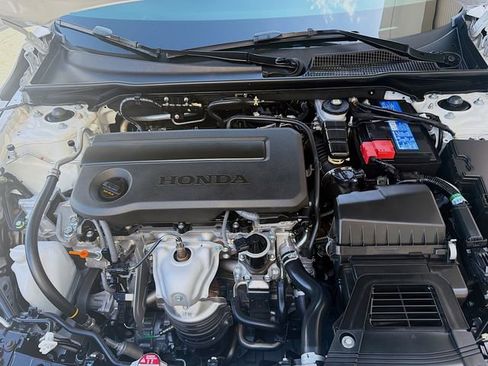 Used 2025 Honda Civic Sport image 32