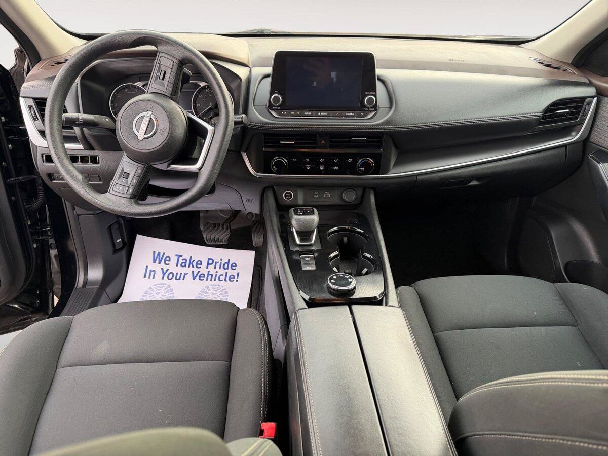 Used 2023 Nissan Rogue S AWD/4WD image 10