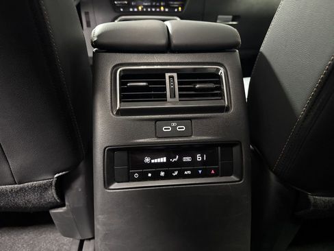 Used 2024 MAZDA CX-90 3.3 Turbo w/ Preferred Plus AWD/4WD image 16
