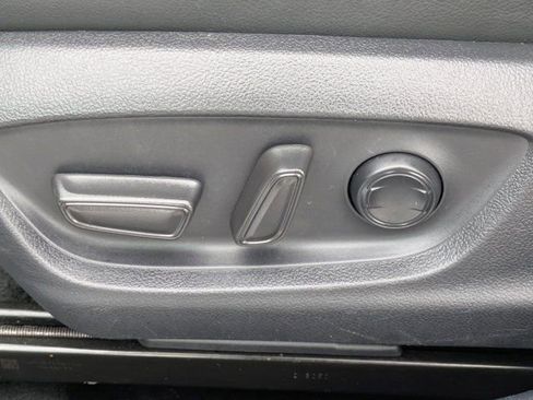 Used 2023 Toyota Camry SE image 17