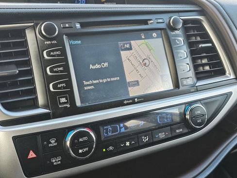 Used 2014 Toyota Highlander Limited Platinum AWD/4WD image 26
