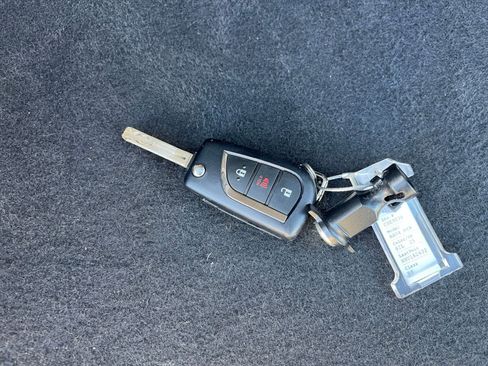 Used 2025 Toyota RAV4 LE image 22