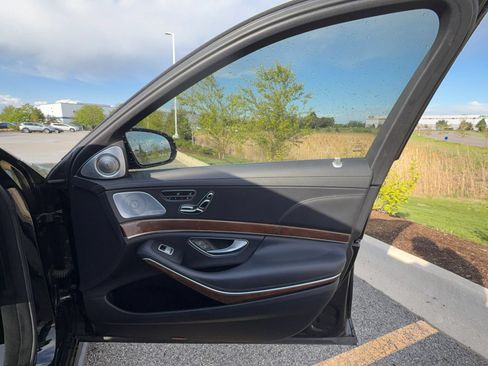 Used 2014 Mercedes-Benz S 550 Sedan w/ Sport Package Plus One image 19
