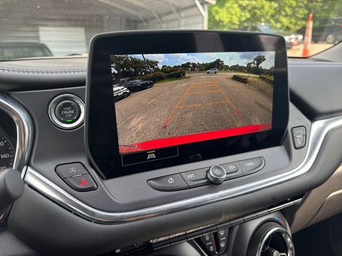 Used 2025 Chevrolet Blazer LT FWD image 16