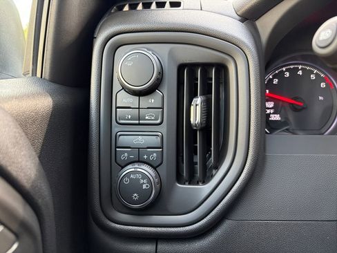 Used 2025 Chevrolet Silverado 1500 Custom image 26