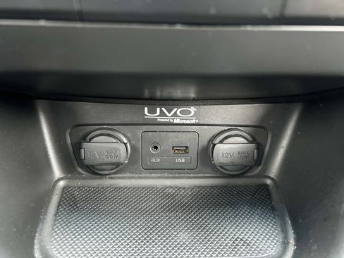 Used 2015 Kia Sorento LX image 29