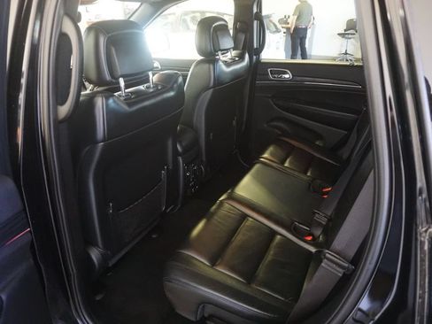 Used 2019 Jeep Grand Cherokee Limited AWD/4WD image 24