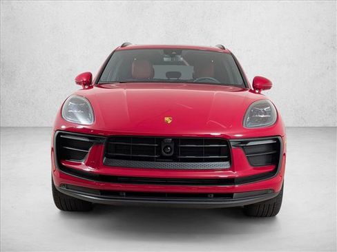 Certified 2025 Porsche Macan image 6