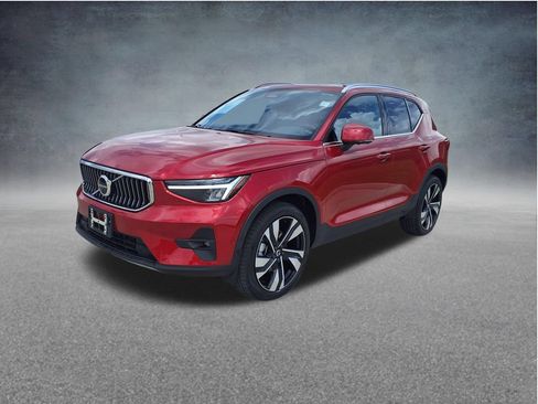 Certified 2023 Volvo XC40 B5 Ultimate w/ Protection Package Premier AWD/4WD image 4