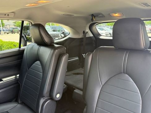 Used 2023 Toyota Highlander XLE FWD image 25