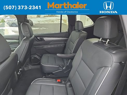 Used 2025 Buick Enclave Preferred image 12