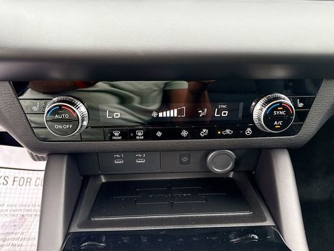 New 2026 Mitsubishi Outlander SE image 16