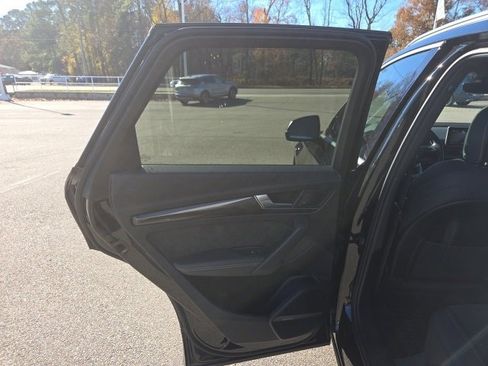 Used 2020 Audi SQ5 Premium Plus w/ Premium Plus Package image 24