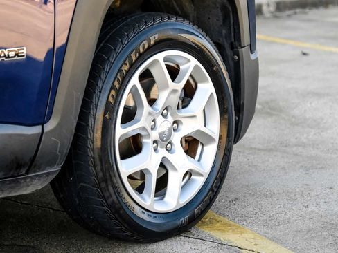 Used 2017 Jeep Renegade Latitude w/ Cold Weather Group image 54