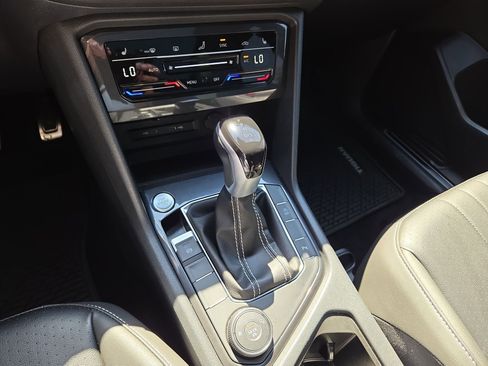 Used 2024 Volkswagen Tiguan SE R-Line AWD/4WD image 22