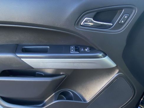 Used 2021 Chevrolet Colorado LT w/ Fleet Safety Package image 13